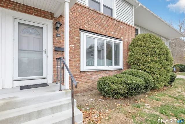 $325,000 | 40 Carriage Path North, Unit 40, Milford, CT 06460