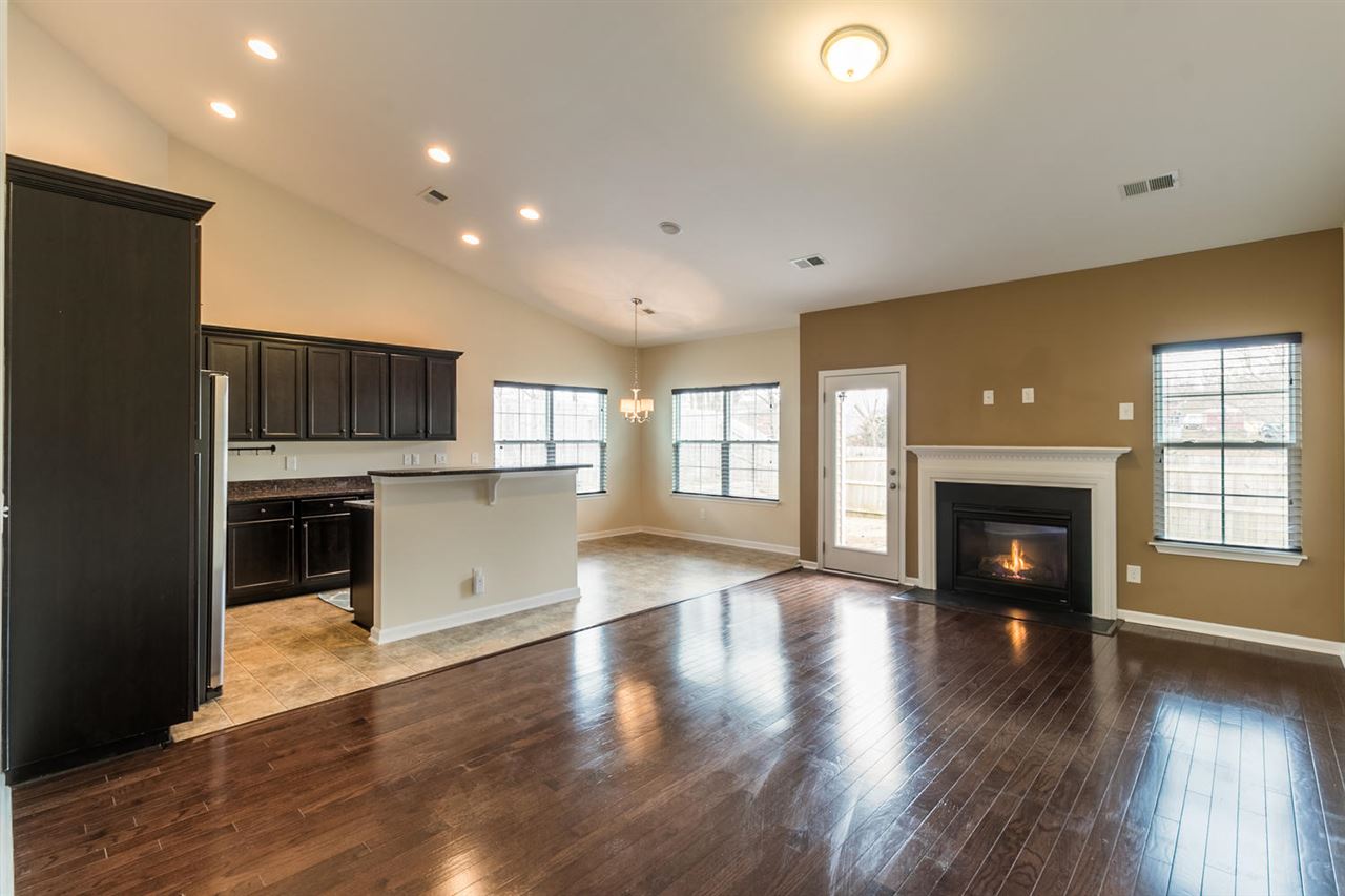 191 Castleton Circle Boiling Springs, SC 29316 - Photo 21 of 21 Open floor plan