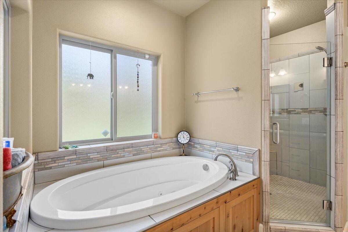 100 McKenzie Ridge Road Grants Pass, OR 97526 - Photo 22 of 46 23-CI_3484