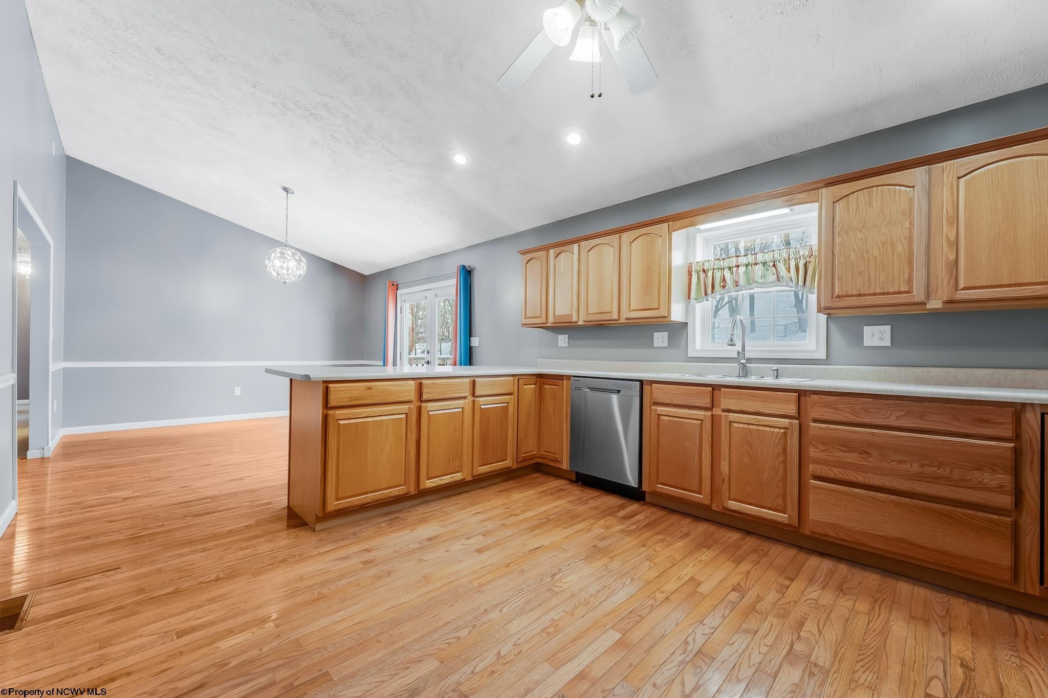 151 Raintree Boulevard Bridgeport, WV 26330 - Photo 9 of 49 Gallery Image 9