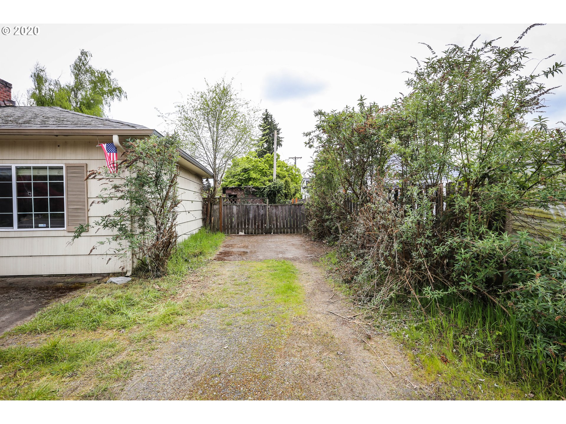 410 Maxwell Road Eugene, OR 97404 - Photo 2 of 31 Gallery Image 2