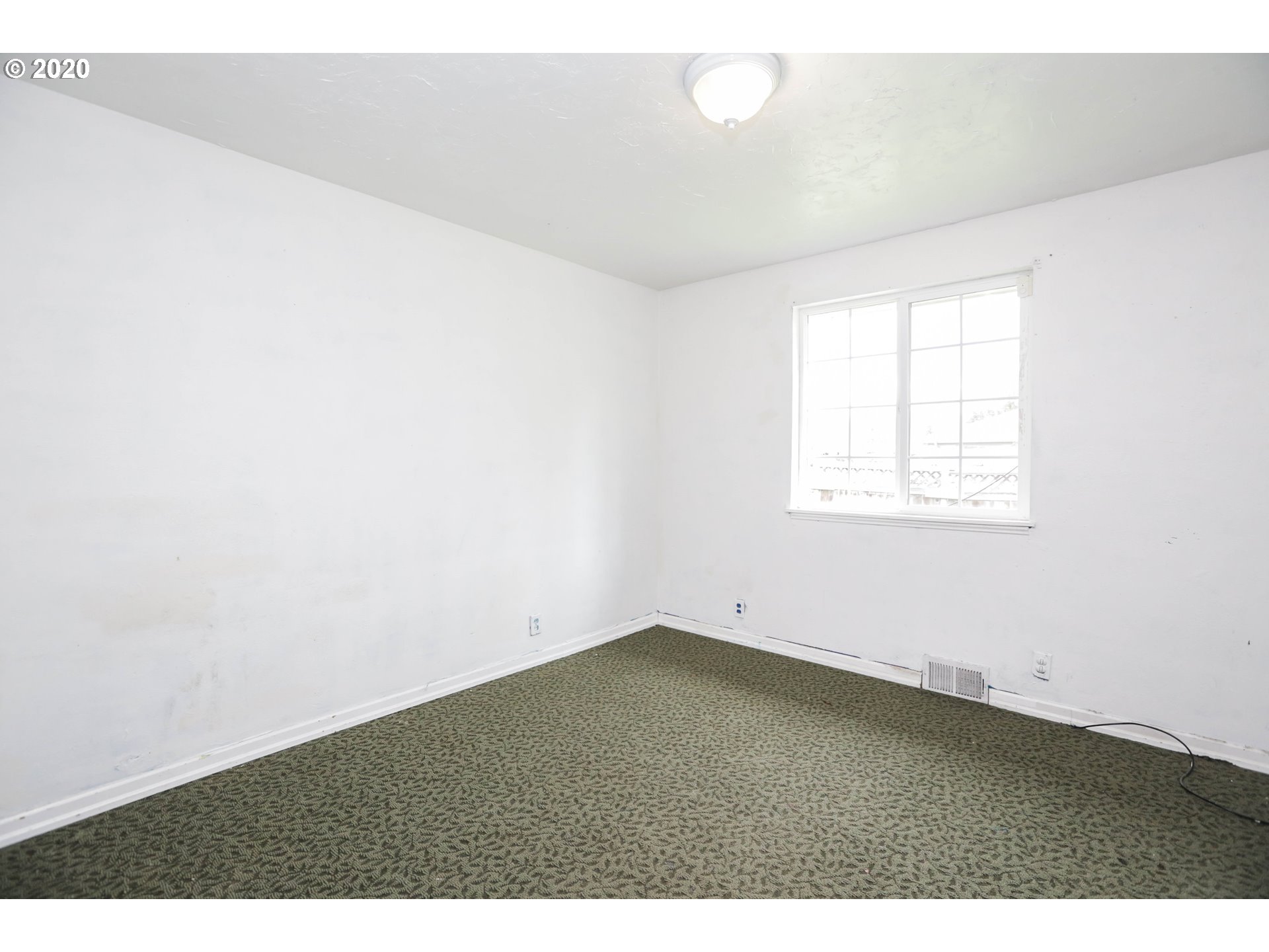 410 Maxwell Road Eugene, OR 97404 - Photo 12 of 31 Gallery Image 12