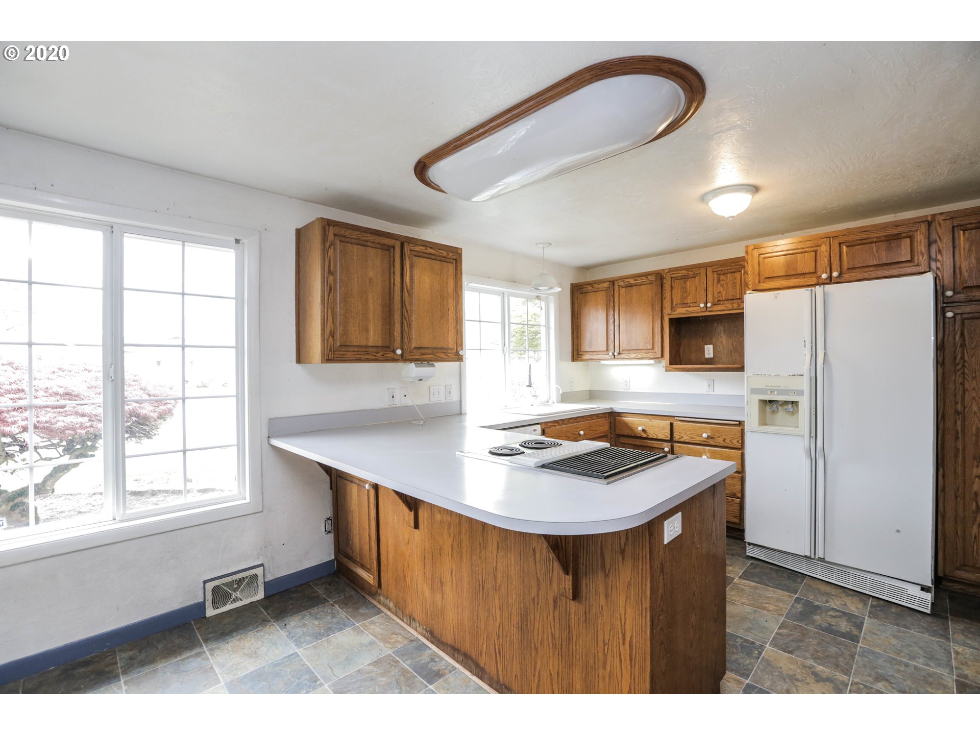 410 Maxwell Road Eugene, OR 97404 - Photo 4 of 31 Gallery Image 4
