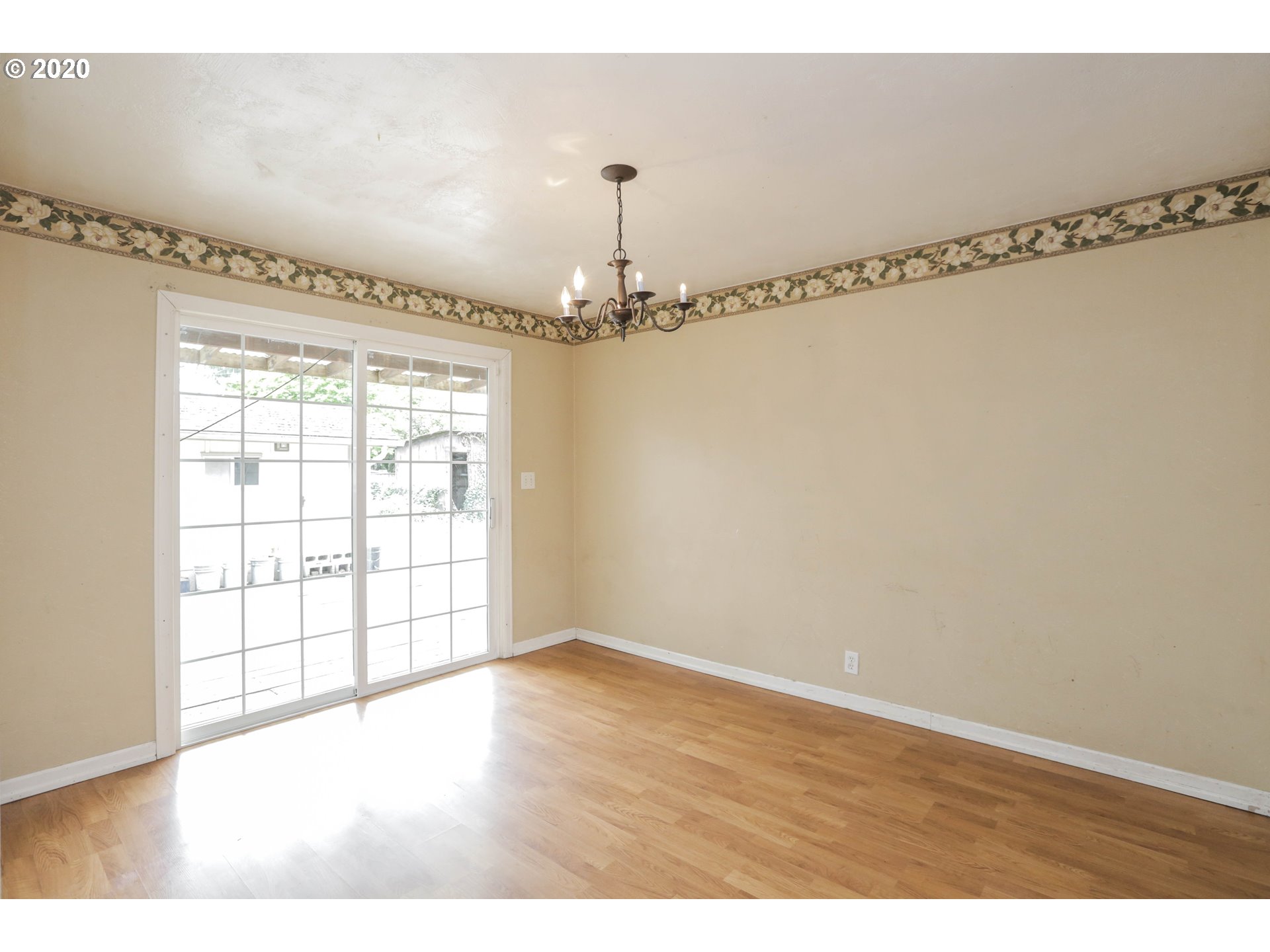 410 Maxwell Road Eugene, OR 97404 - Photo 9 of 31 Gallery Image 9