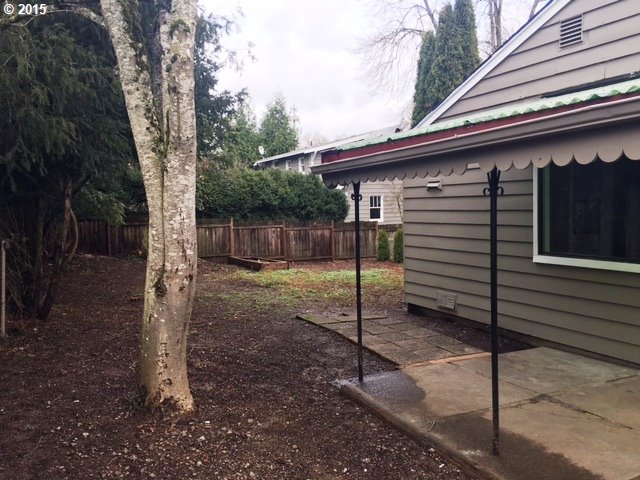 4515 Southwest Garden Home Road Portland, OR 97219 - Photo 13 of 17 Gallery Image 13