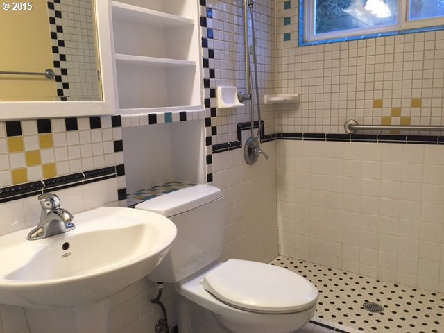 4515 Southwest Garden Home Road Portland, OR 97219 - Photo 10 of 17 Gallery Image 10