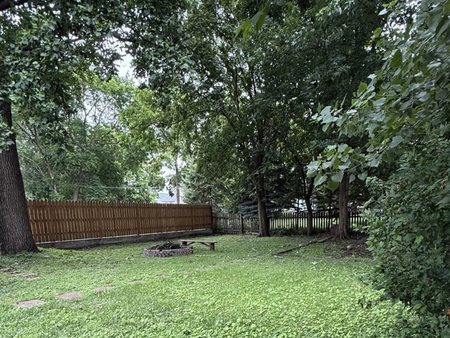 468 Locust Street Elgin, IL 60123 - Photo 16 of 16