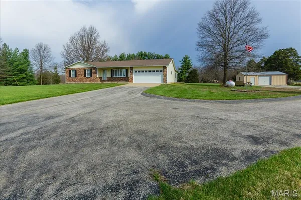 $425,000 | 27111 State Hwy U, Warrenton, MO 63383