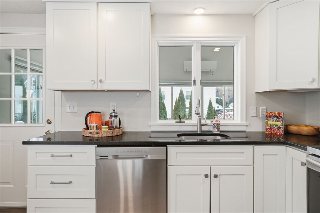 41 Vogel Street Boston, MA 02132 - Photo 9 of 40