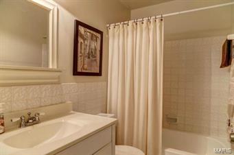 673 Rustic Valley Drive Ballwin, MO 63021 - Photo 12 of 22