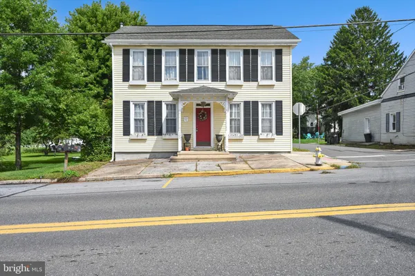 $390,000 | 100 North Lancaster Street, Jonestown, PA 17038