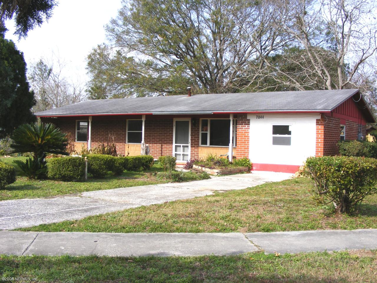 7044 Richardson Road Jacksonville, FL 32209 - Photo 1 of 10 Front View