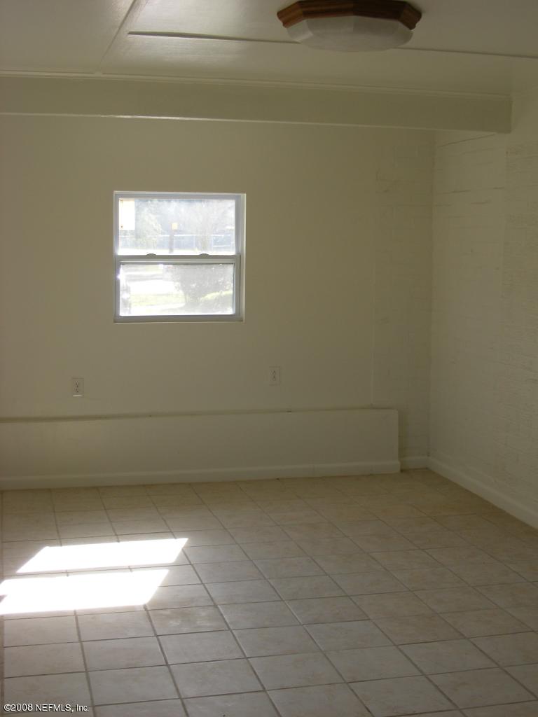 7044 Richardson Road Jacksonville, FL 32209 - Photo 8 of 10 Bonus Room
