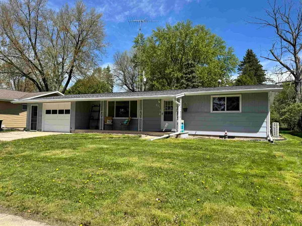 $220,000 | 621 West Street, Beaver Dam, WI 53916