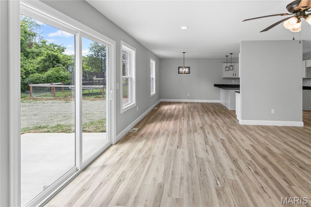 1122 Redwing Court Grafton, IL 62037 - Photo 13 of 39