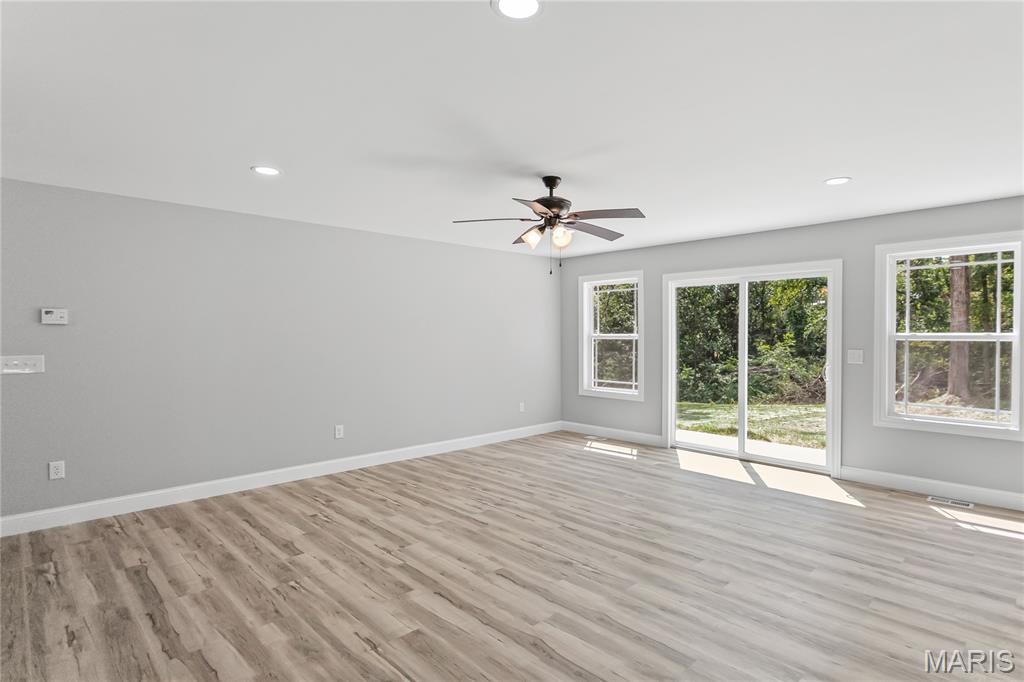 1122 Redwing Court Grafton, IL 62037 - Photo 14 of 39