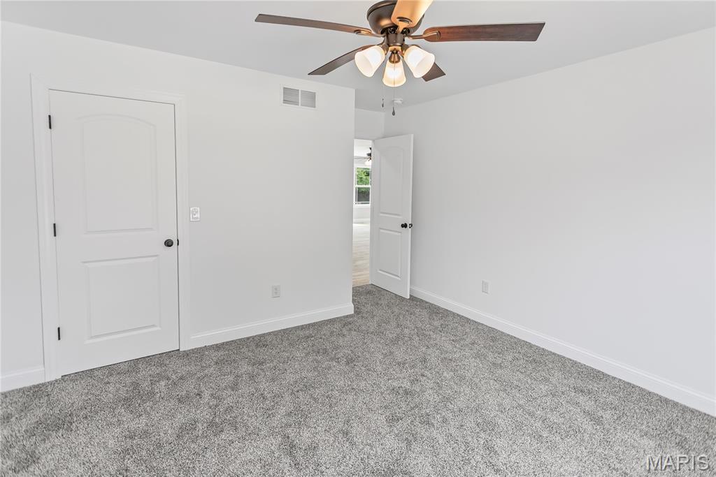 1122 Redwing Court Grafton, IL 62037 - Photo 35 of 39