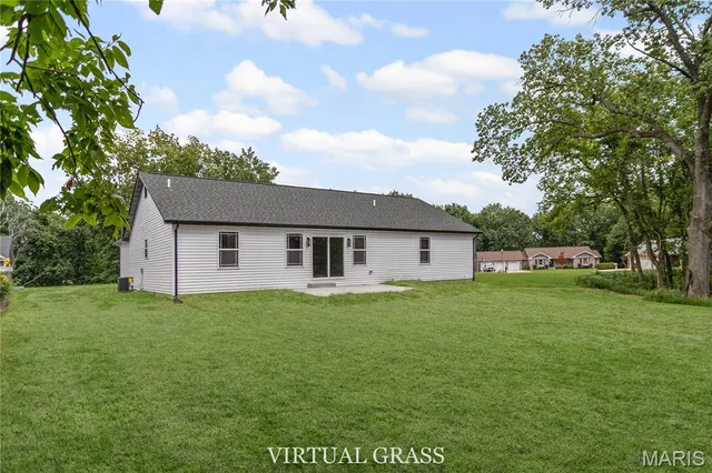 $319,000 | 1122 Redwing Court, Grafton, IL 62037