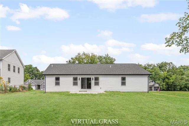 $319,000 | 1122 Redwing Court, Grafton, IL 62037