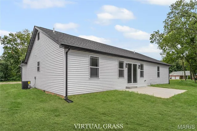 $319,000 | 1122 Redwing Court, Grafton, IL 62037