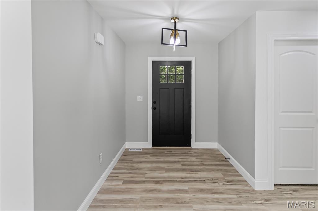 1122 Redwing Court Grafton, IL 62037 - Photo 9 of 39