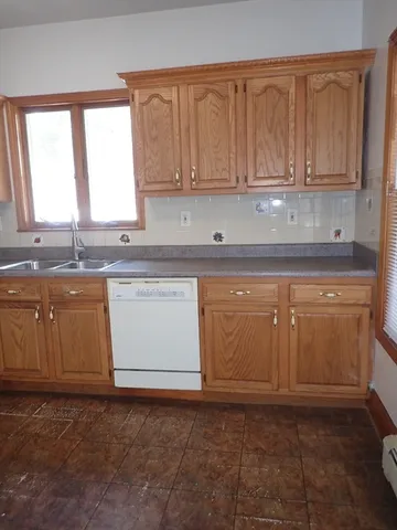 $429,800 | 10 Almont Avenue, Worcester, MA 01604