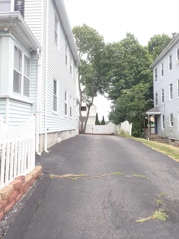 $429,800 | 10 Almont Avenue, Worcester, MA 01604