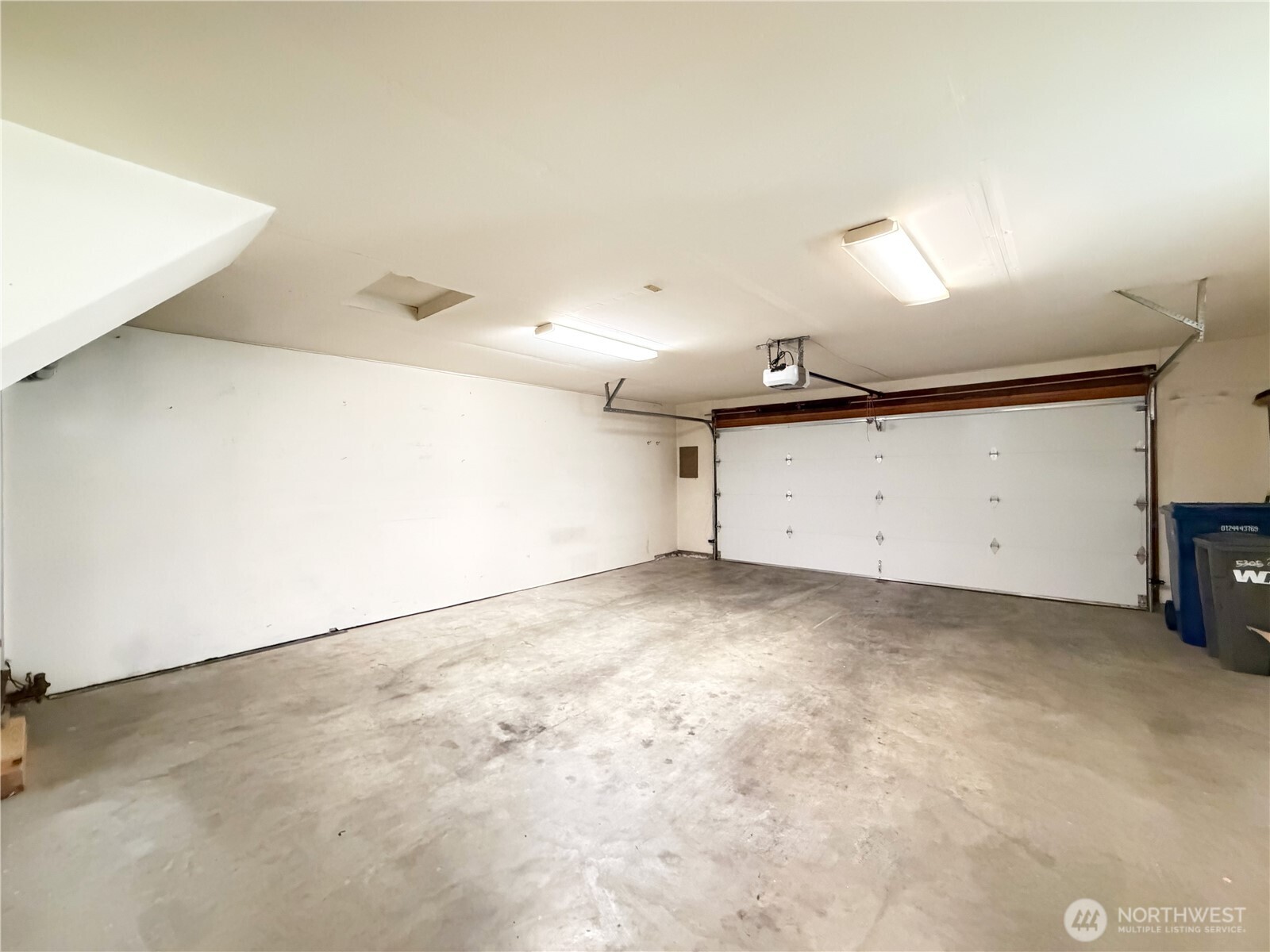 2009 Mill Pointe Drive Southeast Bothell, WA 98012 - Photo 27 of 40