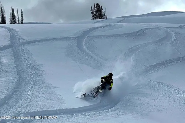 $2,970,000 | 14567 South Us Highway, Bondurant, WY 82922