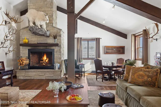 $2,970,000 | 14567 South Us Highway, Bondurant, WY 82922