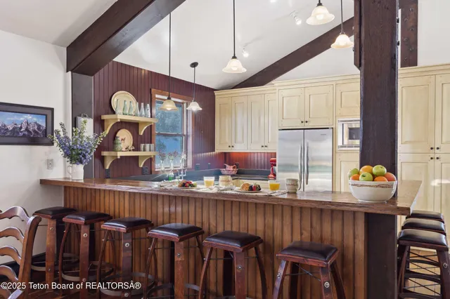 $2,970,000 | 14567 South Us Highway, Bondurant, WY 82922