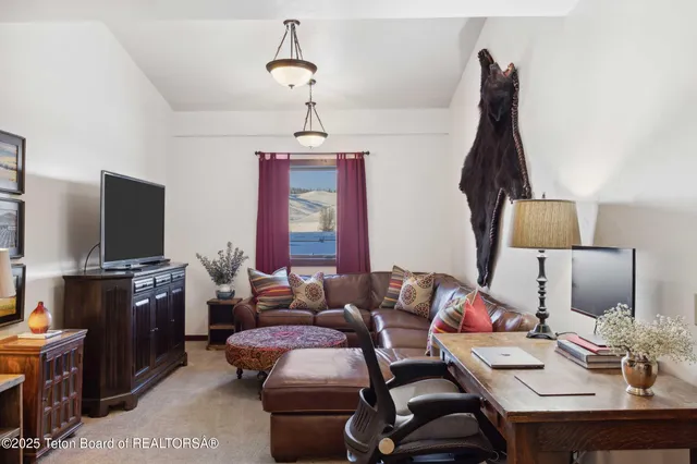 $2,970,000 | 14567 South Us Highway, Bondurant, WY 82922