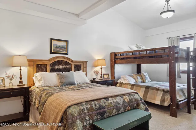 $2,970,000 | 14567 South Us Highway, Bondurant, WY 82922