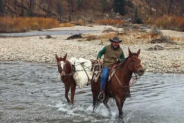 $2,970,000 | 14567 South Us Highway, Bondurant, WY 82922