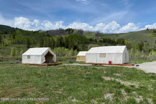 $2,970,000 | 14567 South Us Highway, Bondurant, WY 82922