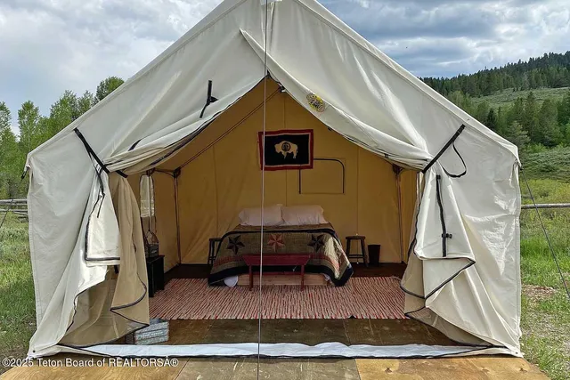 $2,970,000 | 14567 South Us Highway, Bondurant, WY 82922