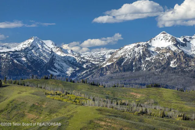 $2,970,000 | 14567 South Us Highway, Bondurant, WY 82922