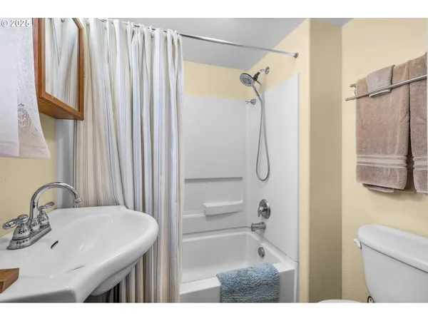 $375,000 | 310 North Canyon Boulevard, John Day, OR 97845