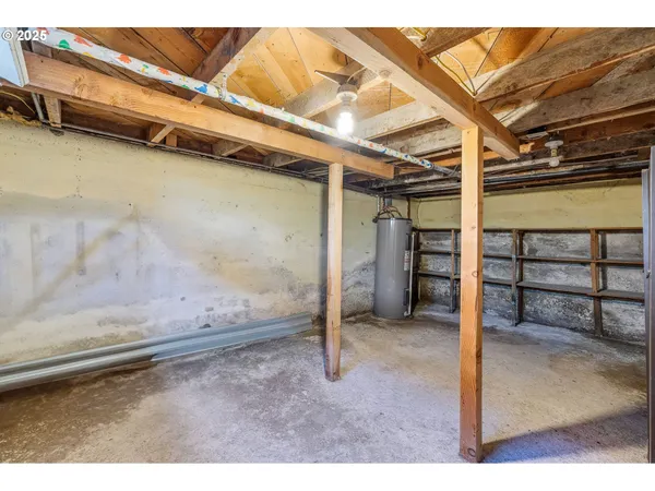 $375,000 | 310 North Canyon Boulevard, John Day, OR 97845