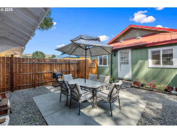 $375,000 | 310 North Canyon Boulevard, John Day, OR 97845