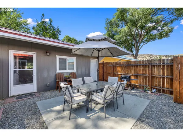 $375,000 | 310 North Canyon Boulevard, John Day, OR 97845