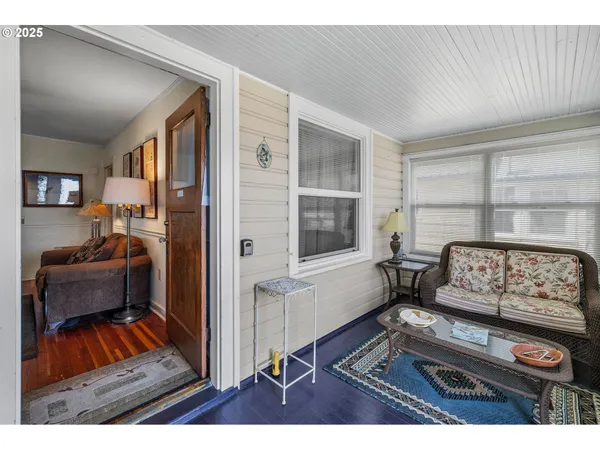 $375,000 | 310 North Canyon Boulevard, John Day, OR 97845