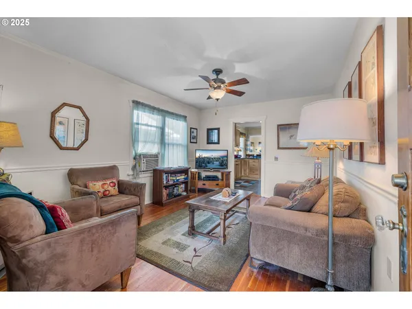 $375,000 | 310 North Canyon Boulevard, John Day, OR 97845