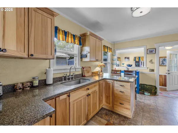 $375,000 | 310 North Canyon Boulevard, John Day, OR 97845