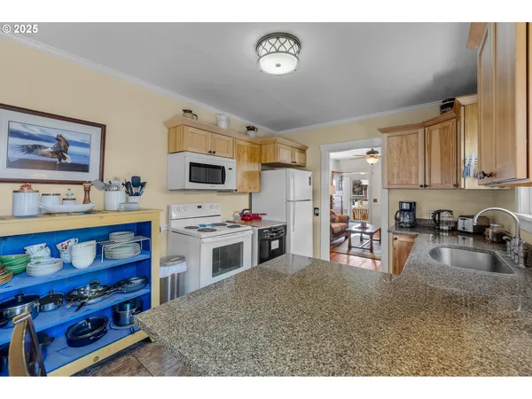 $375,000 | 310 North Canyon Boulevard, John Day, OR 97845