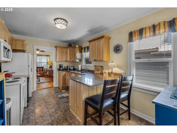 $375,000 | 310 North Canyon Boulevard, John Day, OR 97845