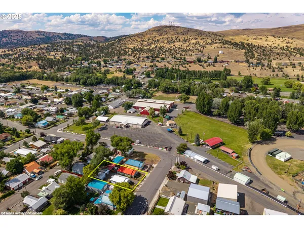 $375,000 | 310 North Canyon Boulevard, John Day, OR 97845