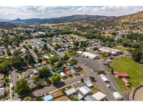 $375,000 | 310 North Canyon Boulevard, John Day, OR 97845