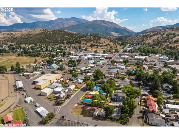 $375,000 | 310 North Canyon Boulevard, John Day, OR 97845