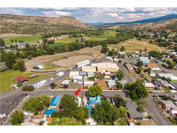 $375,000 | 310 North Canyon Boulevard, John Day, OR 97845